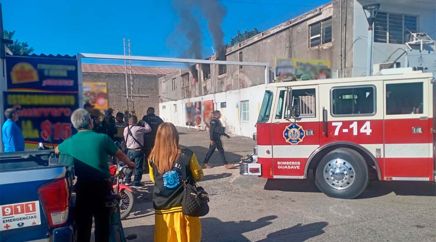 Bomberos Guasave atiende reporte de incendio