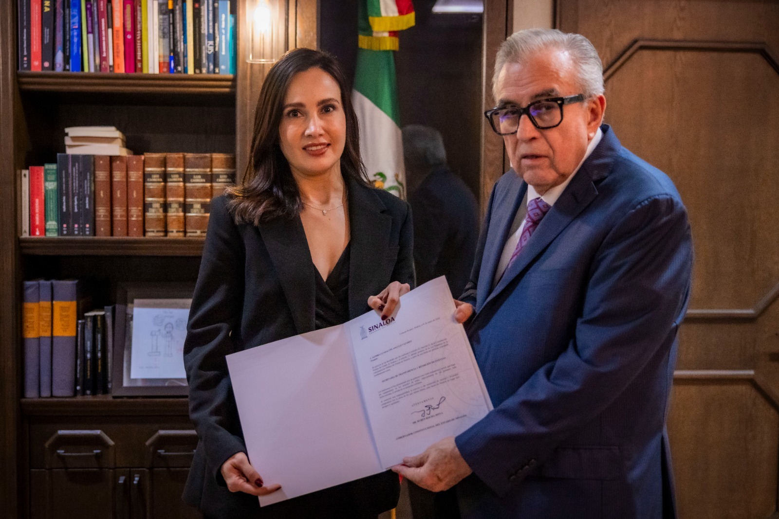 Rubén Rocha Moya junto a Sandra Angulo