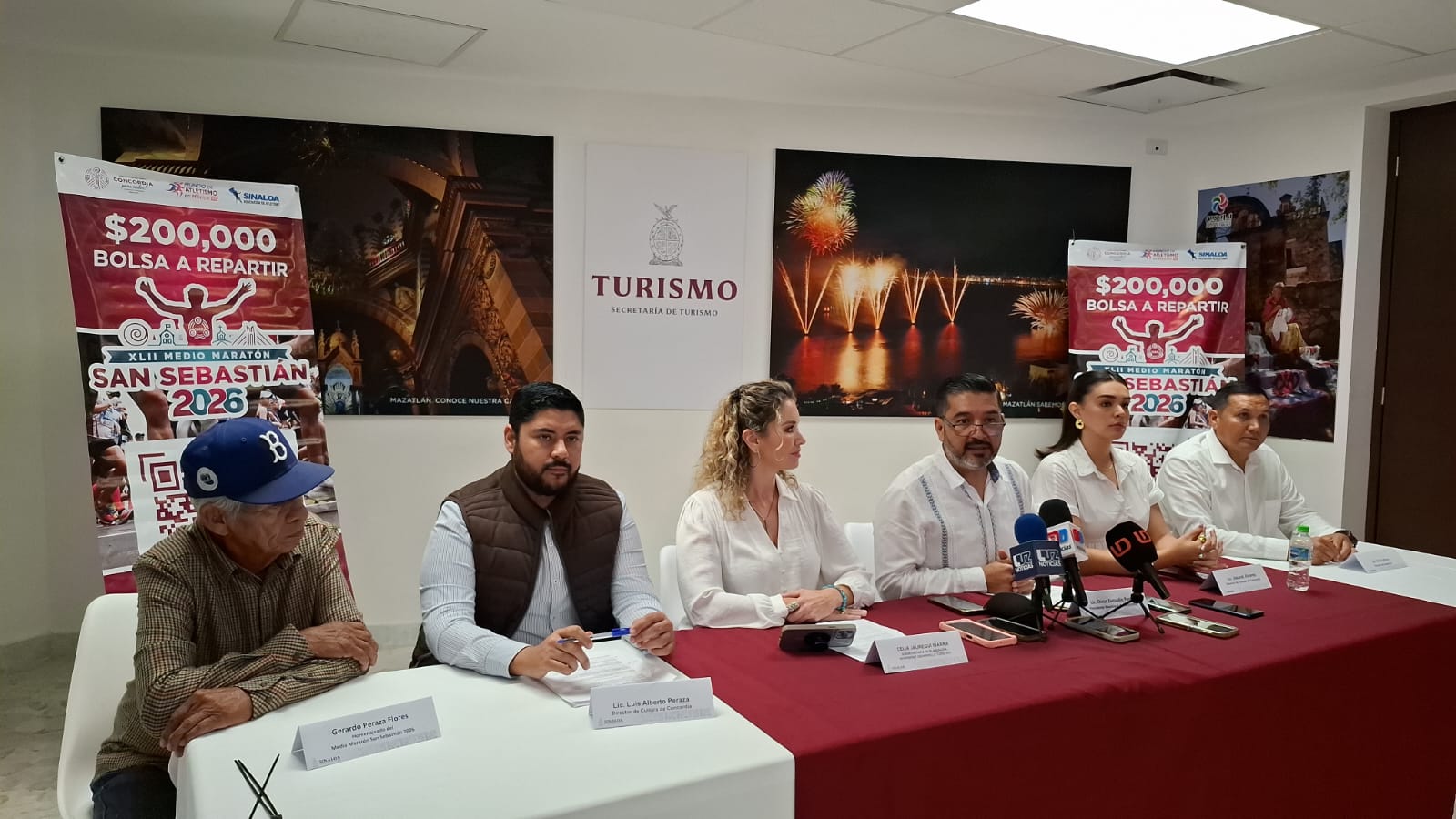 Conferencia de prensa para la Semana Cultural San Sebastián de las Artes