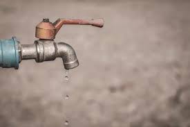 Suspención de agua por daños a en una tubería