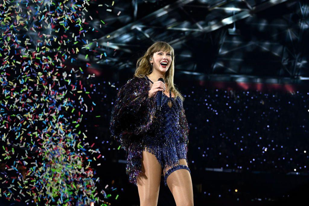 Taylor Swift hace historia al ingresar en el Salón de la Fama de los Compositores con solo 36 años