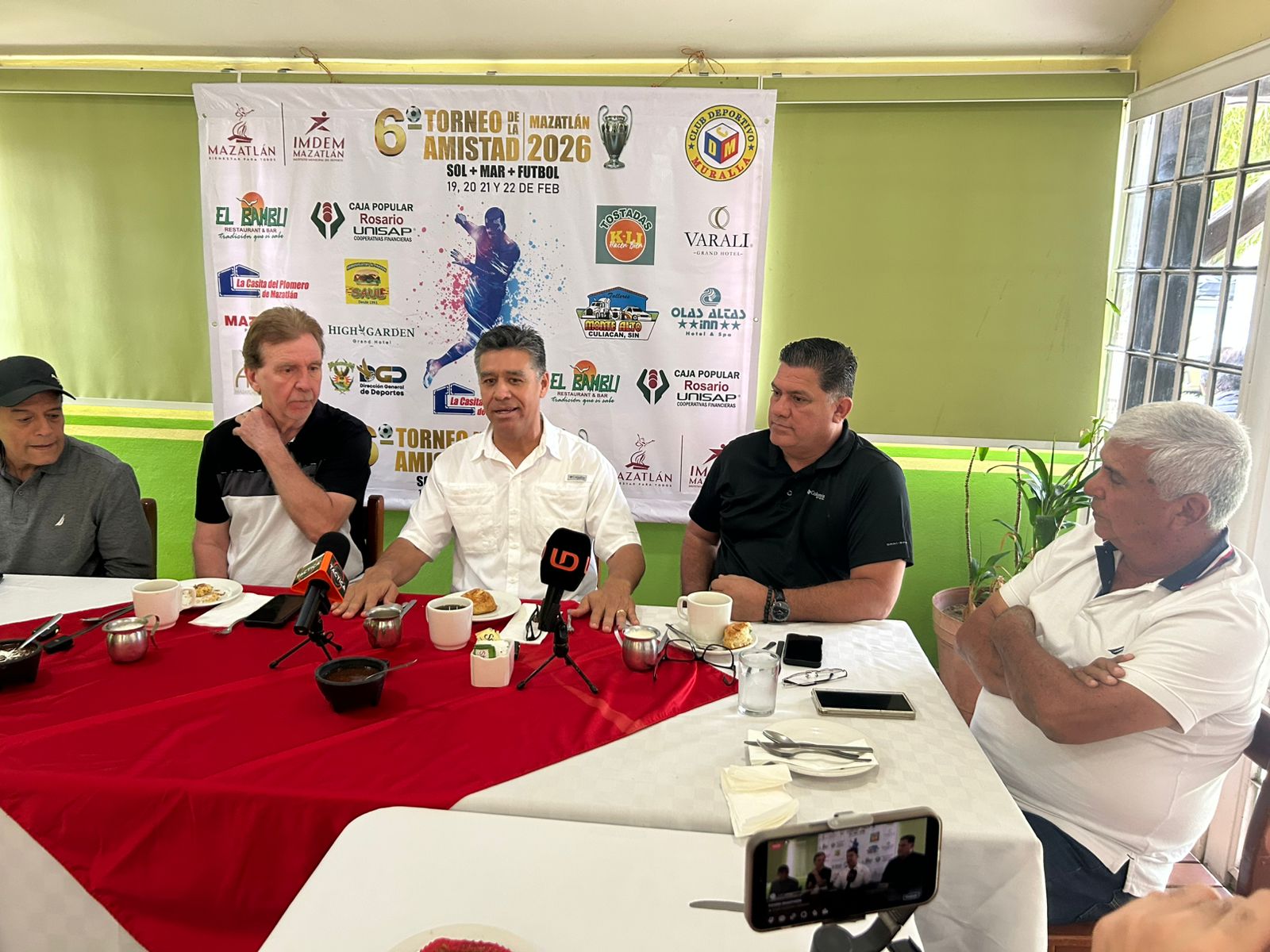 Organizadores del Torneo de Futbol La Amistad en Mazatlán en conferencia de prensa