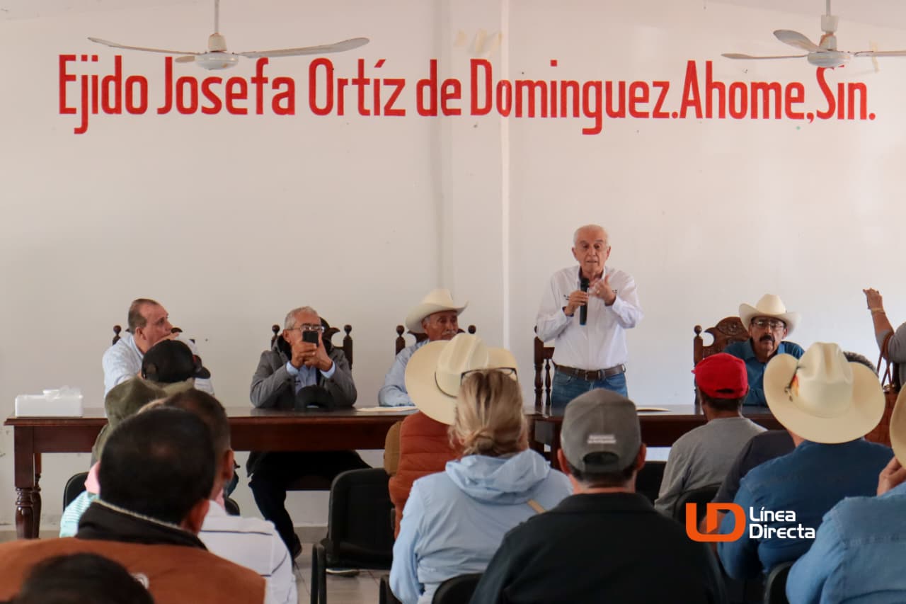 Autoridades de sader en reunión con trigueros