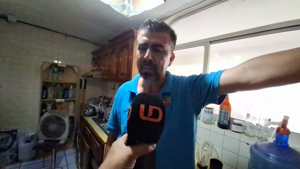 Víctor Osuna, encargado de panadería Malpica en Mazatlán