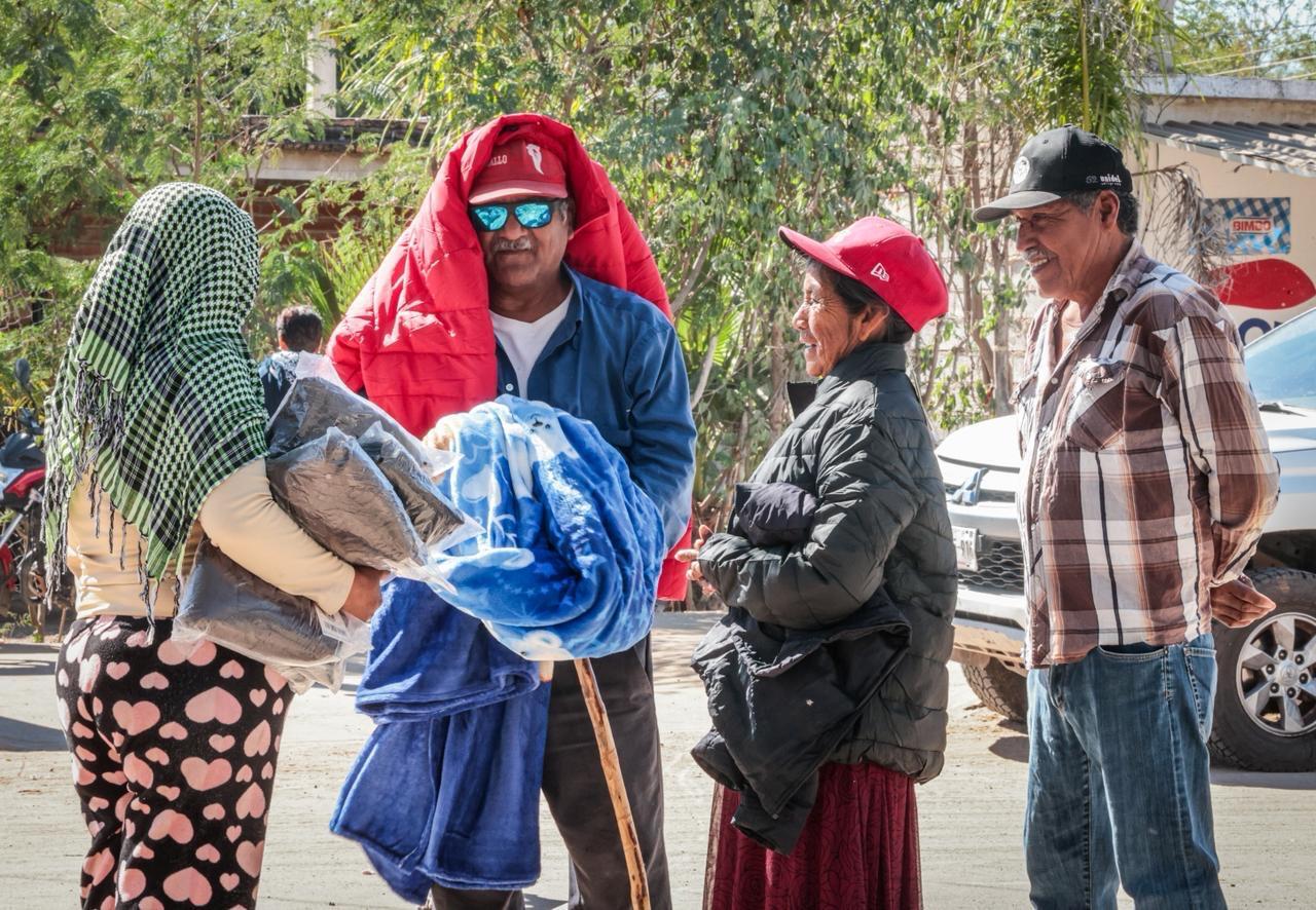 Sebides beneficia con apoyos invernales a 650 familias de comunidades indígenas de Ahome 