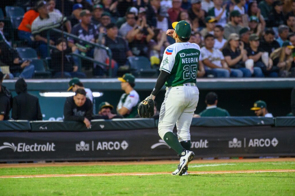 Yoanner Negrín tuvo apertura de calidad y blanqueó a los Tomateros