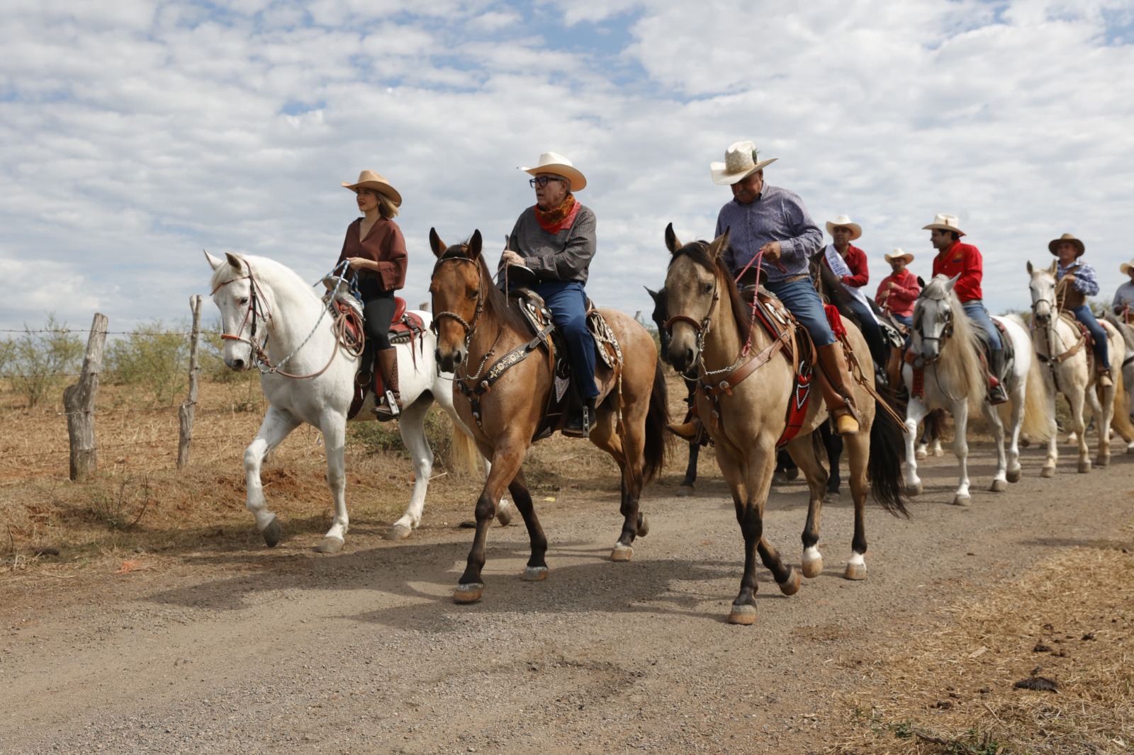 cabalgata de los Escobar en Mazatlán