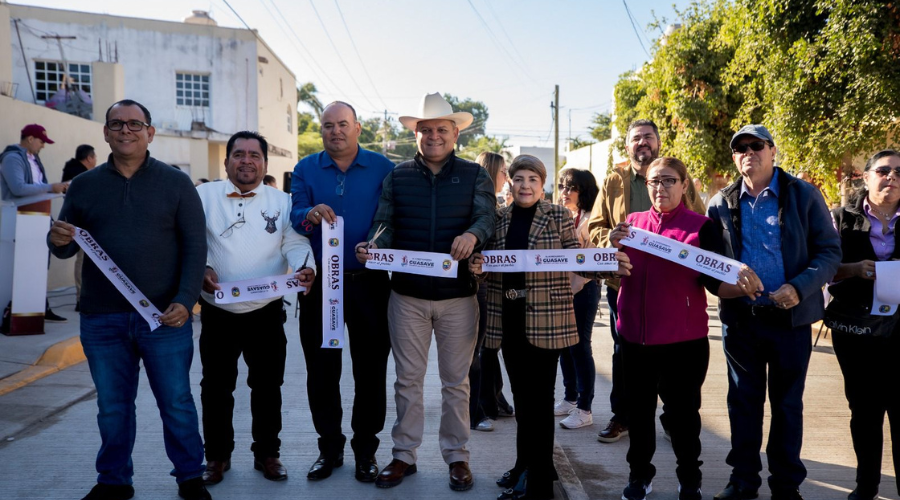 La alcaldesa Cecilia Ramírez Montoya entrega obra de pavimentación