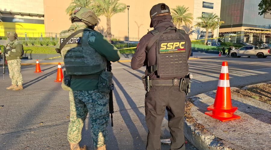 Elemento de diferentes corporaciones policiacas desplegados en una calle