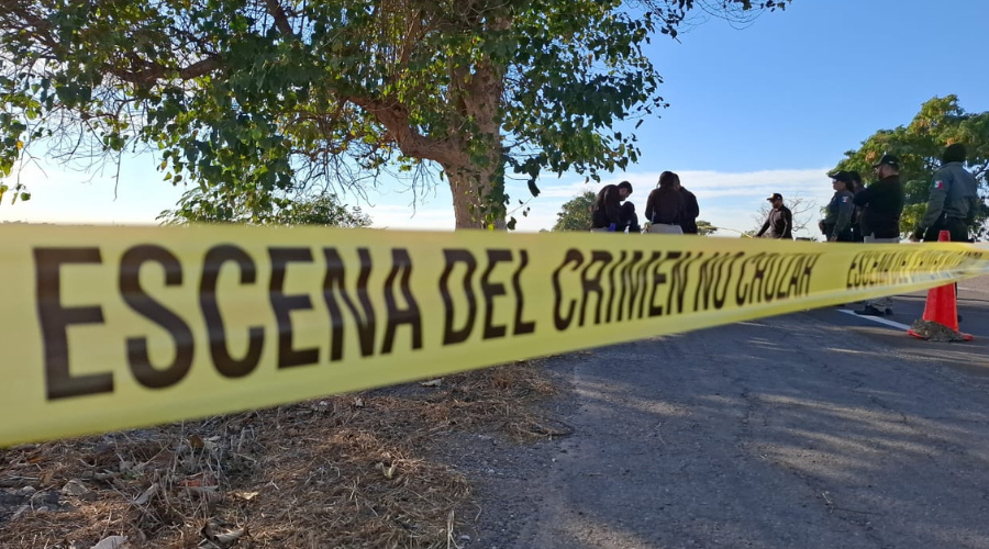 Cinta amarilla sobre una escena del crimen