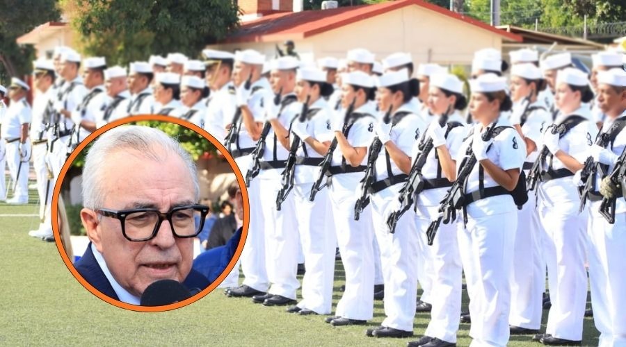 Gobernador de Sinaloa, Rubén Rocha Mota (circulo), soldados de la Marina (fondo)