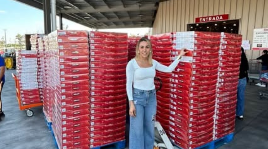 Mujer se vuelve viral por comprar mil roscas de Reyes en Costco.