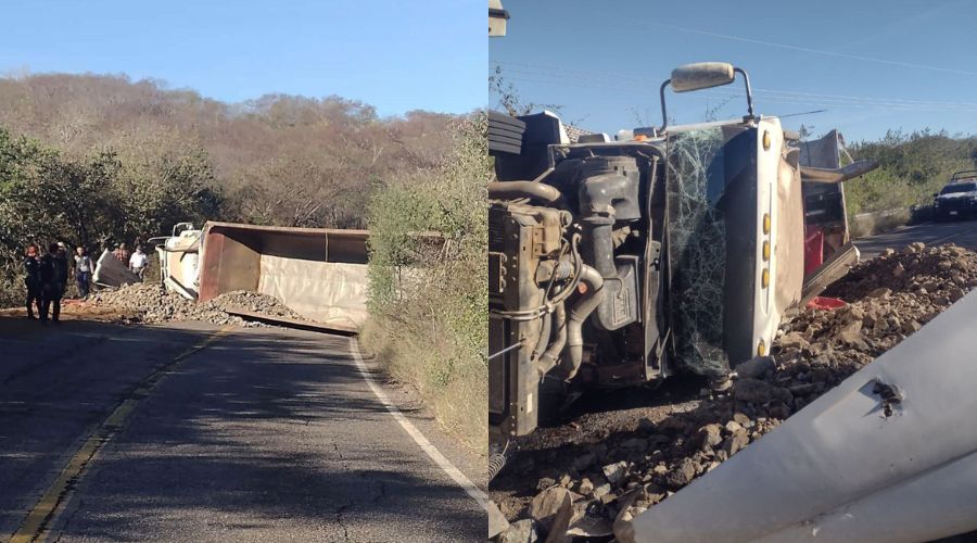 Camión torton tirado en la carretera