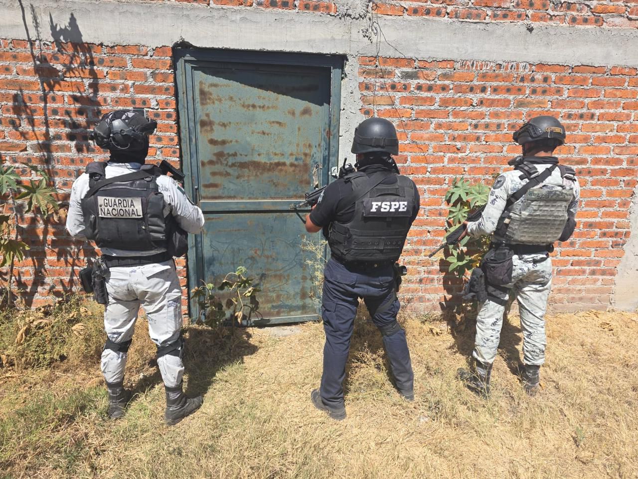 Guanajuato: aseguran 55 mil litros de huachicol y arsenal en operativos