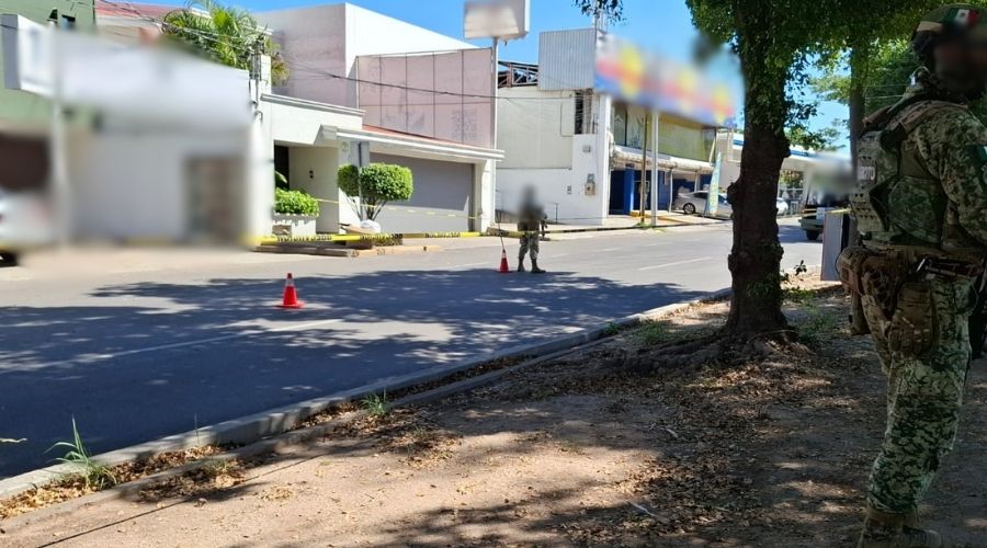 Local atacado junto a elementos de seguridad