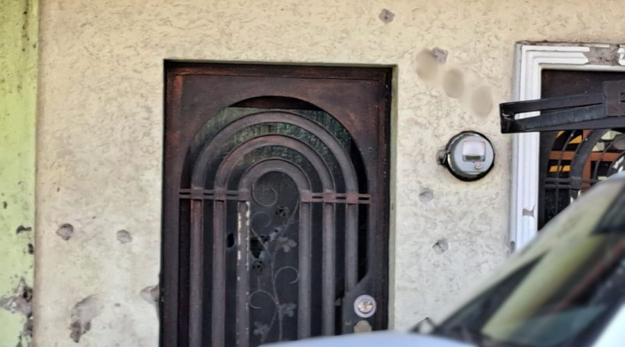 Fachada de un domicilio con impactos de bala
