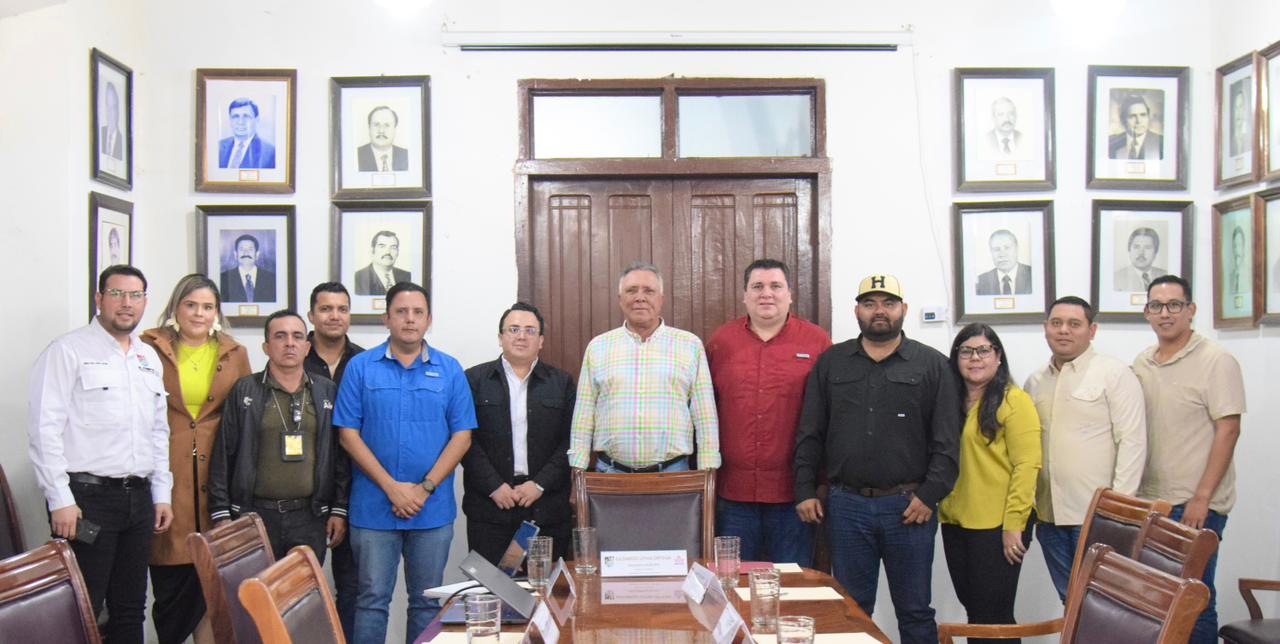 Ayuntamiento de El Fuerte se reúne con congregación Mariana Trinitaria