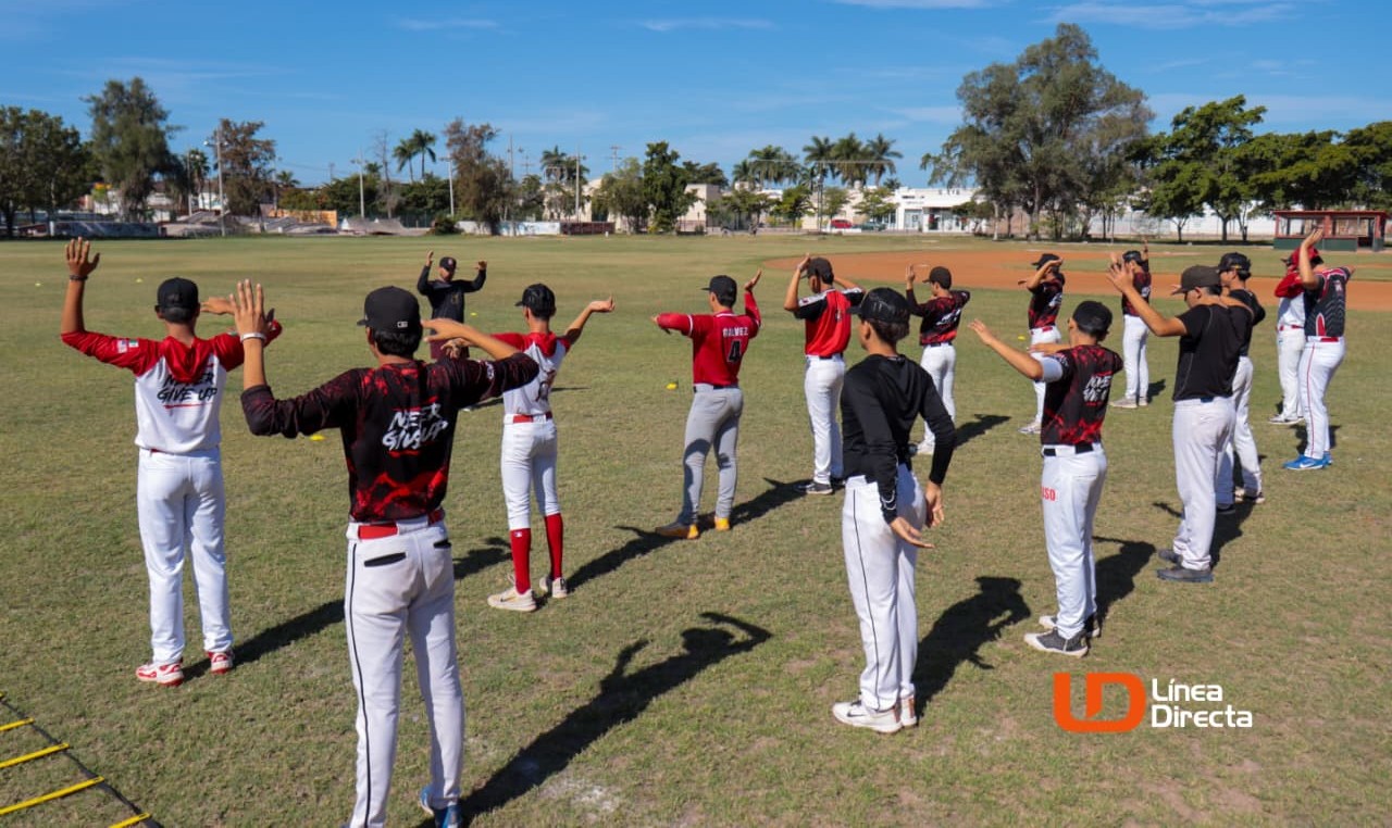 Jugadores de beisbol durante un entrenamiento