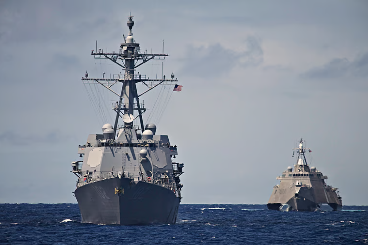 VIDEO: Colisionan 2 buques de la armada de EU durante maniobra en el mar Caribe