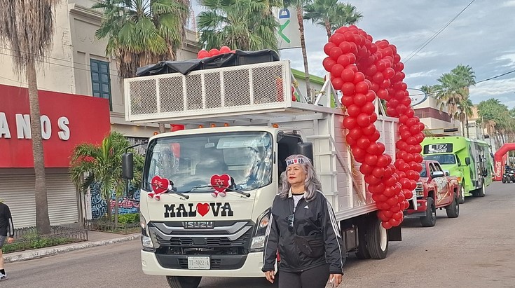 A ritmo de la banda familias participan en la caminata del Amor y la Amistad Malova 2026 en Los Mochis