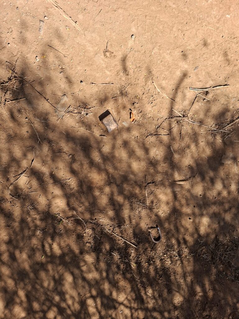 Candado en la tierra