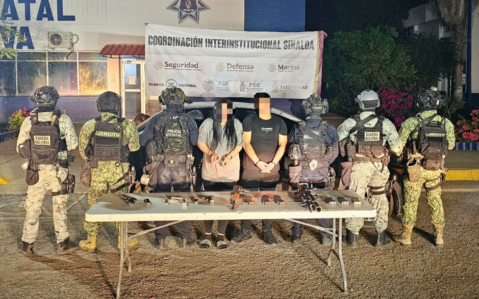 Detienen a tres civiles armados en la colonia López Mateos, en Culiacán; hay una mujer entre estos