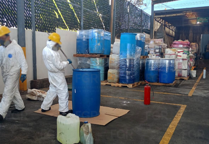 FGR incinera más de 10 toneladas de precursores químicos asegurados en Guerrero