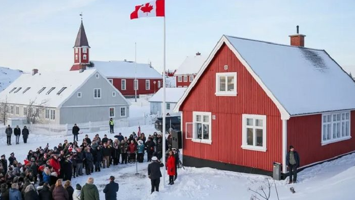 Canadá fija bandera diplomática en Groenlandia; inaugura su primer consulado