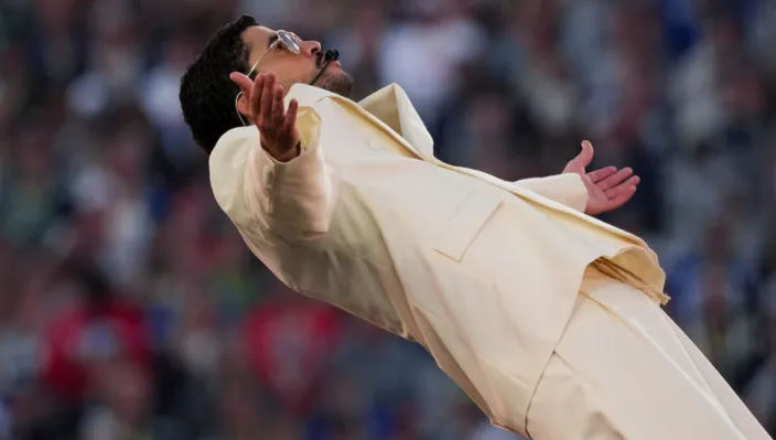 Congresistas republicanos presionan para sancionar a Bad Bunny tras el Super Bowl