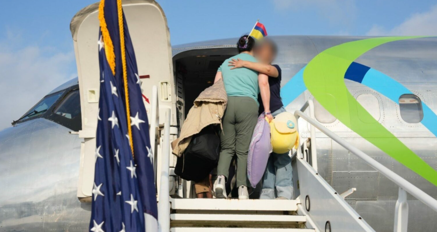 Refuerza EU programa de autodeportación con pago en efectivo y vuelo incluido