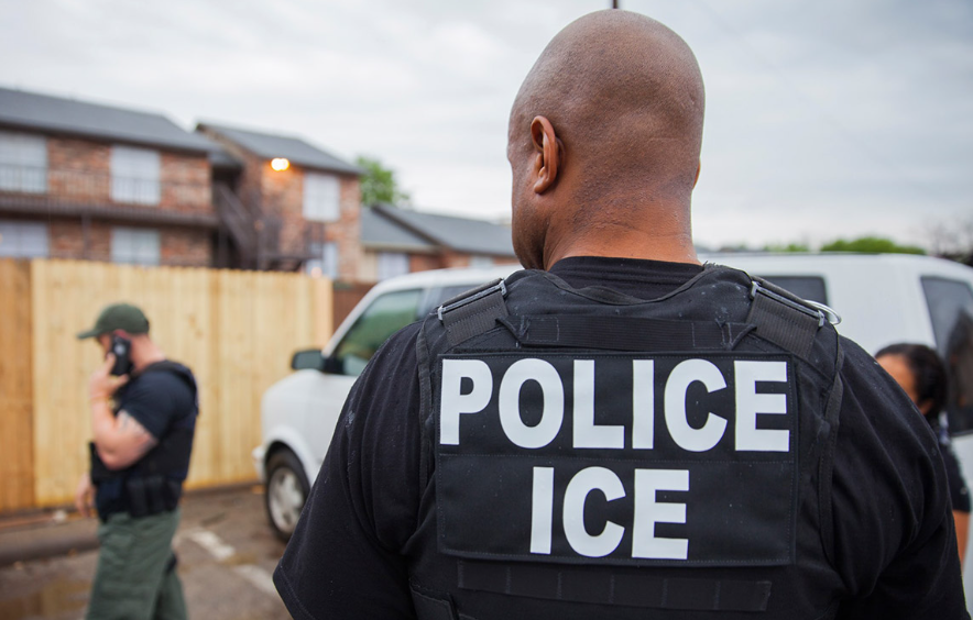 ICE amplía su red de detención con la compra de un antiguo almacén en Nueva York