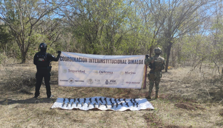Operativos dejan aseguramientos de armas, dinero, drogas y una decena de vehículos en Sinaloa