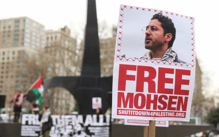 Jueza frena deportación de estudiante palestino de Columbia por protestas pro Gaza