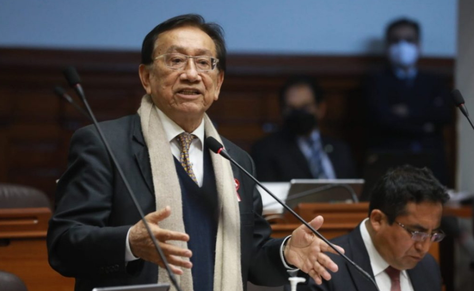 José María Balcázar asume la presidencia interina de Perú en medio de nueva crisis política