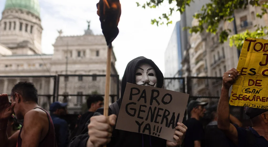 Huelga general paraliza Argentina en rechazo a la reforma laboral impulsada por Milei