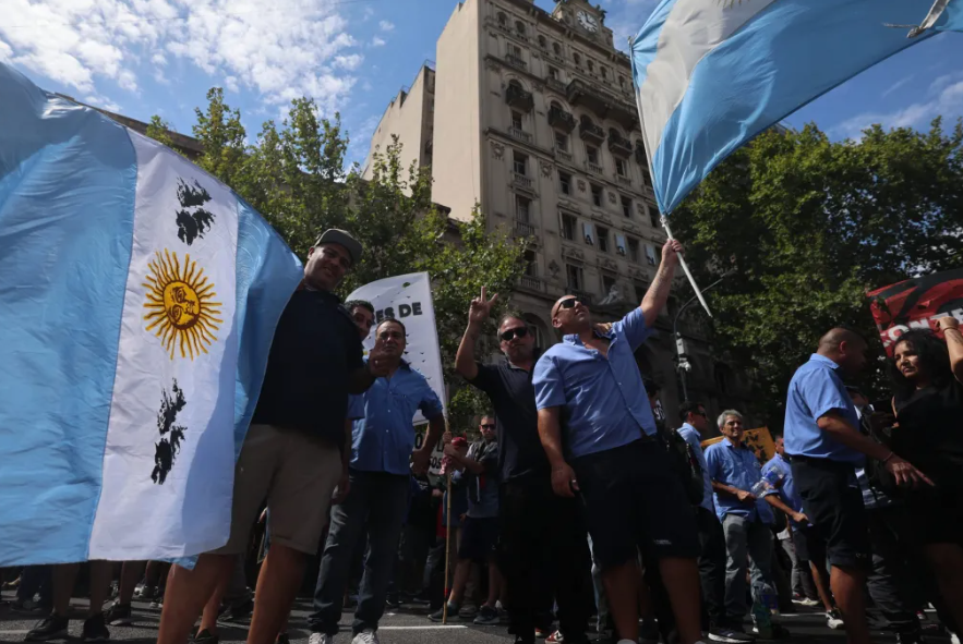 Argentina vive jornada de alta tensión política y social