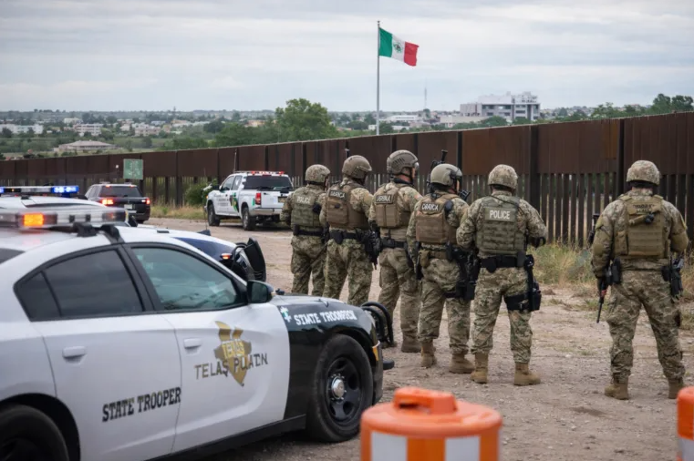 Texas refuerza fronteras ante escalada de violencia en México tras muerte de “El Mencho”