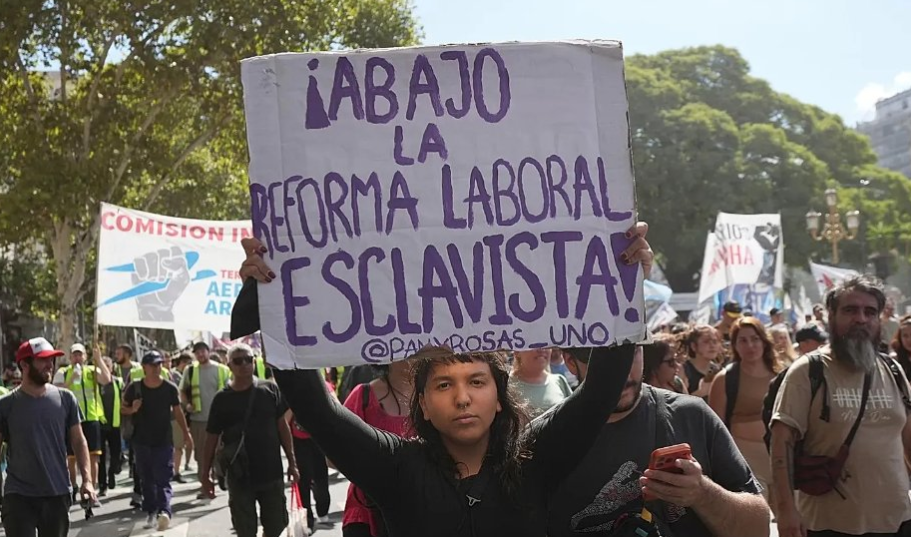 Reforma laboral en Argentina desata manifestaciones en la capital