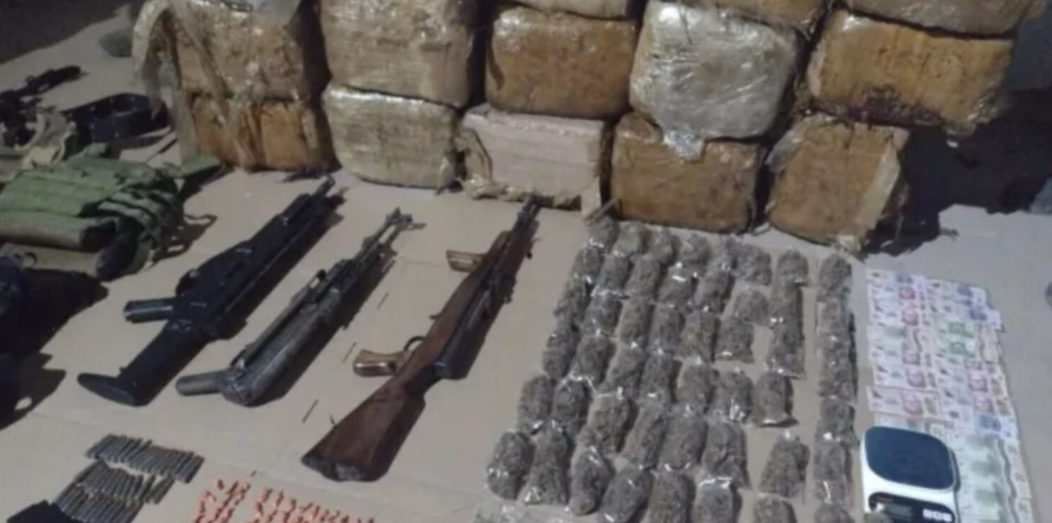 Marina asegura 240 kilos de droga en Cabo San Lucas y da golpe al narco