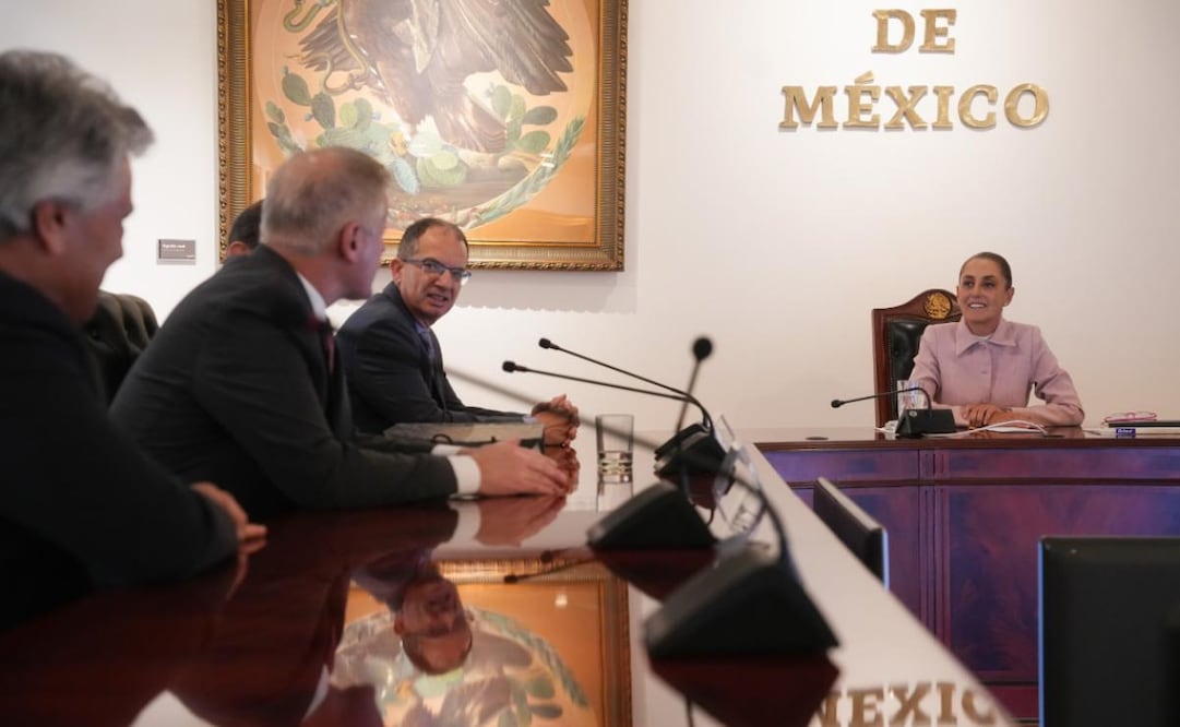 Sheinbaum firma acuerdo con Moderna y otras empresas para producción de vacunas ARN en México