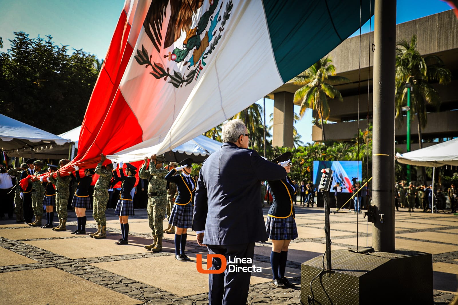 Rubén Rocha Moya en Palacio de Gobiernopor el “Día de la Bandera”
