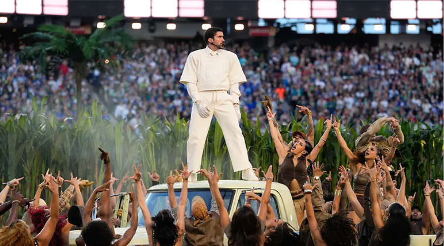 Bad Bunny en el Super Bowl LX.