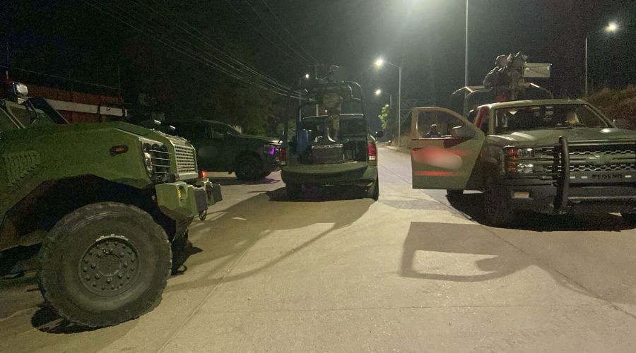 Unidades del Ejército Méxicano en una calle