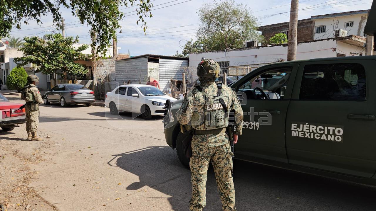Elementos y unidad del Ejército Mexicano en una calle