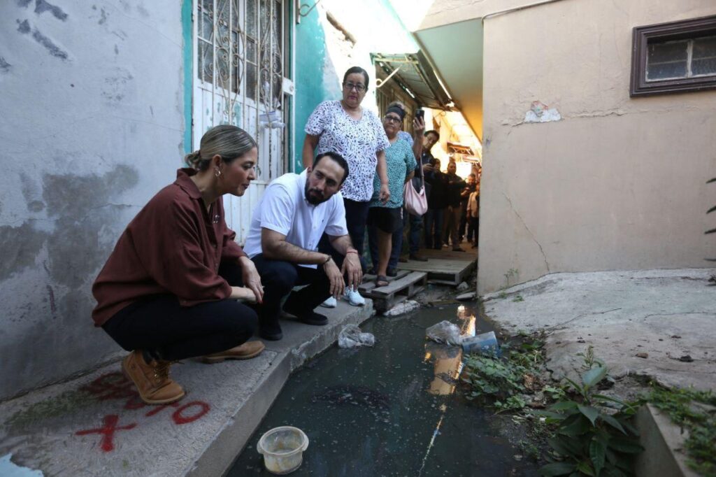 Estrella Palacios en callejón Ibarra de Mazatlán