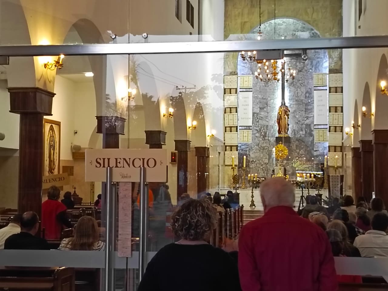 Familias asisten a segundo día del sitio de Jericó en Los Mochis