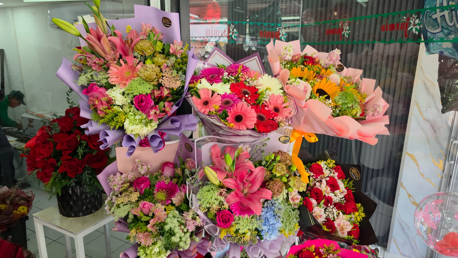 Varios ramos de flores