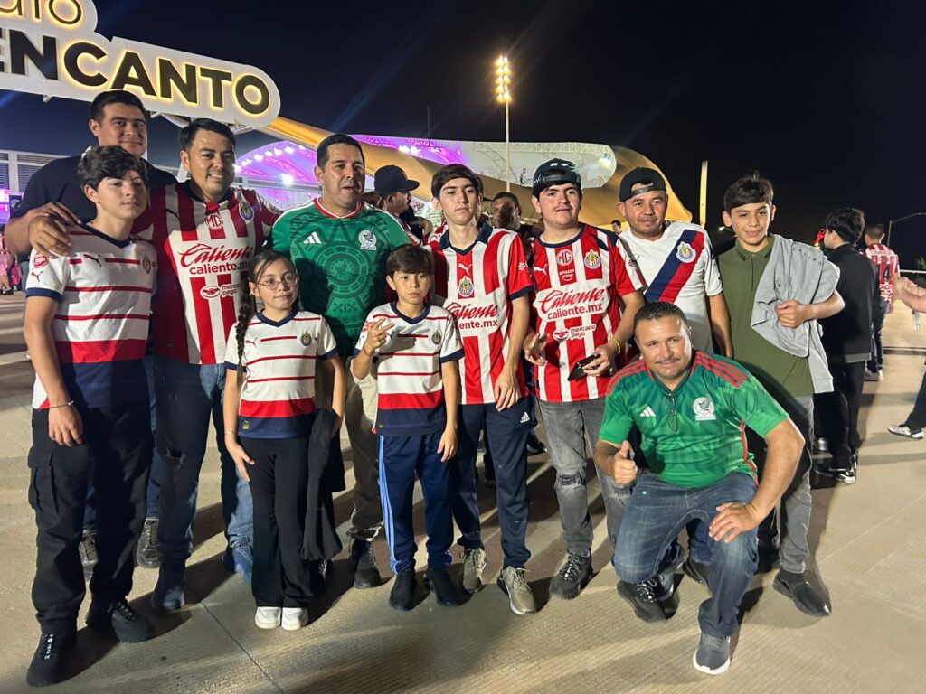 Gran ambiente en Estadio El Encanto en Mazatlán-2