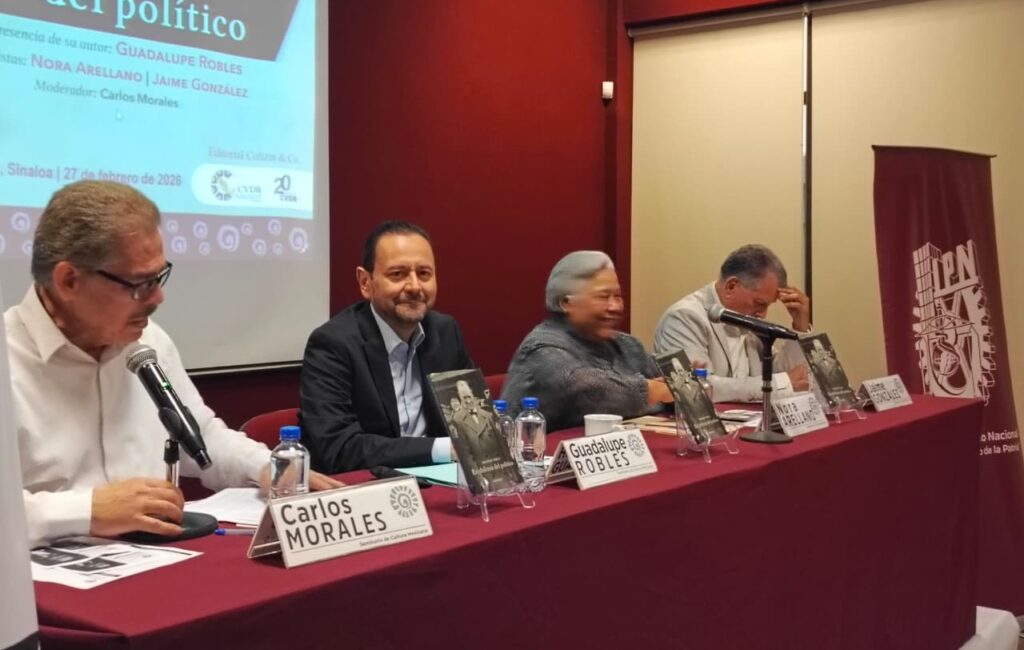 Guadalupe Robles presenta En Defensa del Político, en Los Mochis-2