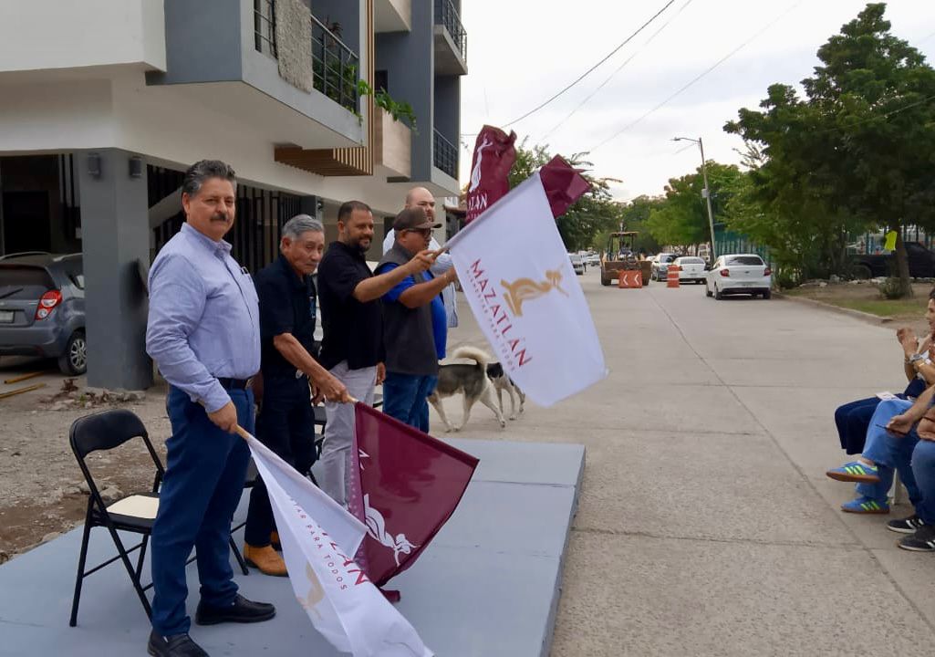 Inicia pavimentación de dos calles en Mazatlán